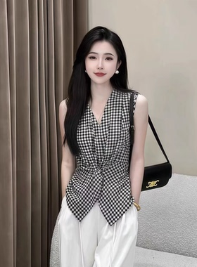 法式复古格纹扭结V领无袖衬衫女2026春夏季新款收腰显瘦背心上衣