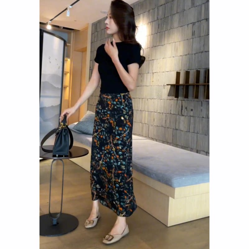 碎花半身裙女夏季新款复古轻奢气质高腰垂顺开叉显瘦印花包臀裙潮