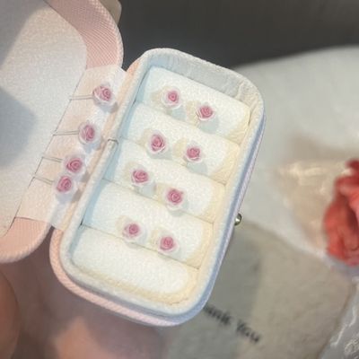 小巧精致粉色花朵耳钉女银针防过敏养耳洞耳饰气质轻奢高级感耳环