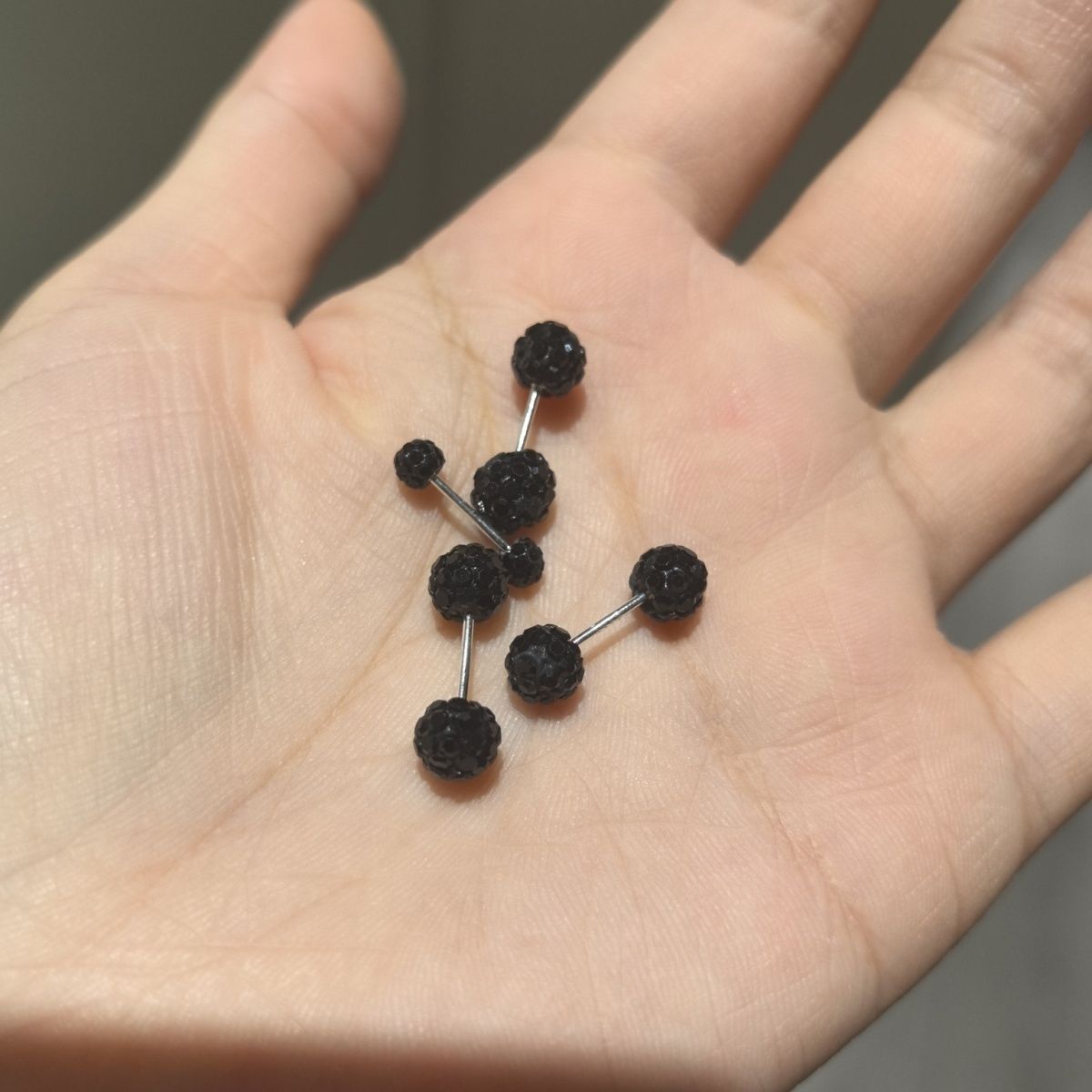 钛钢细针螺丝拧扣双面黑色满钻球耳骨钉微镶红锆耳廓耳蜗小耳钉女