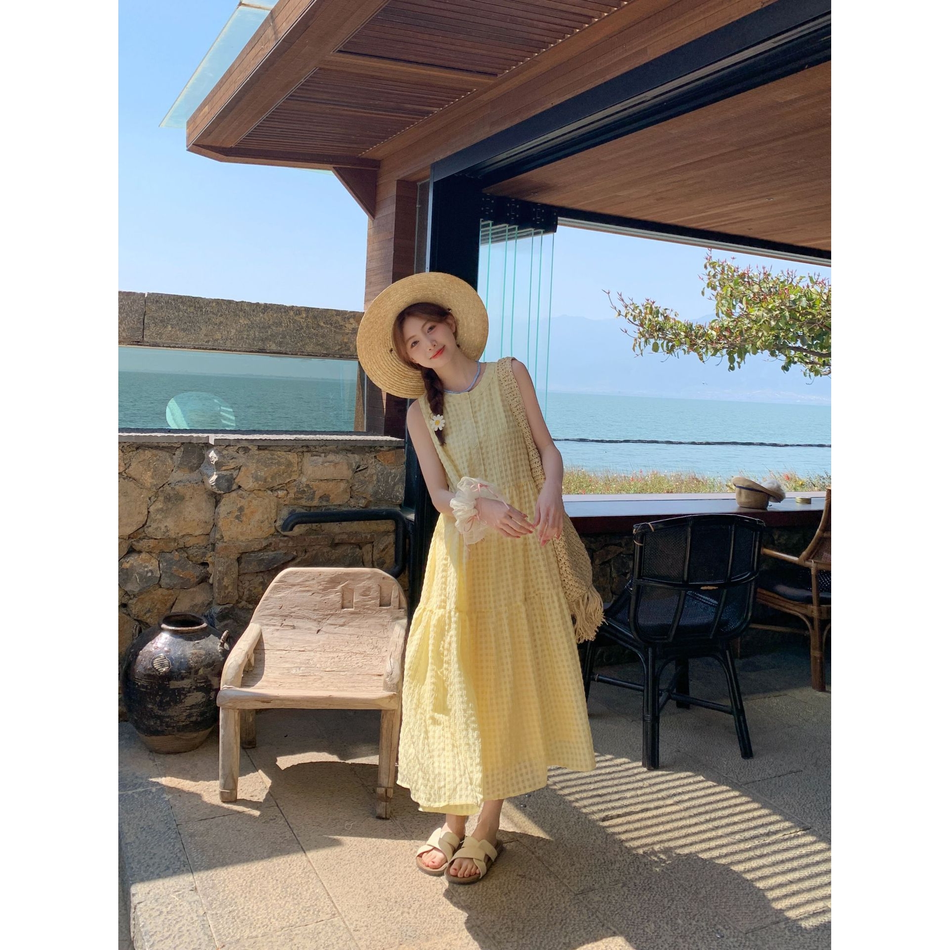 黄色格子吊带连衣裙女2025夏新款大码女装海边度假穿搭无袖长裙子