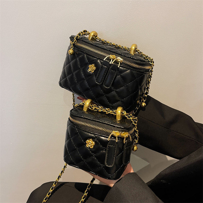 高级感包包女2026新款潮小众迷你口红包菱格链条盒子包单肩斜挎包