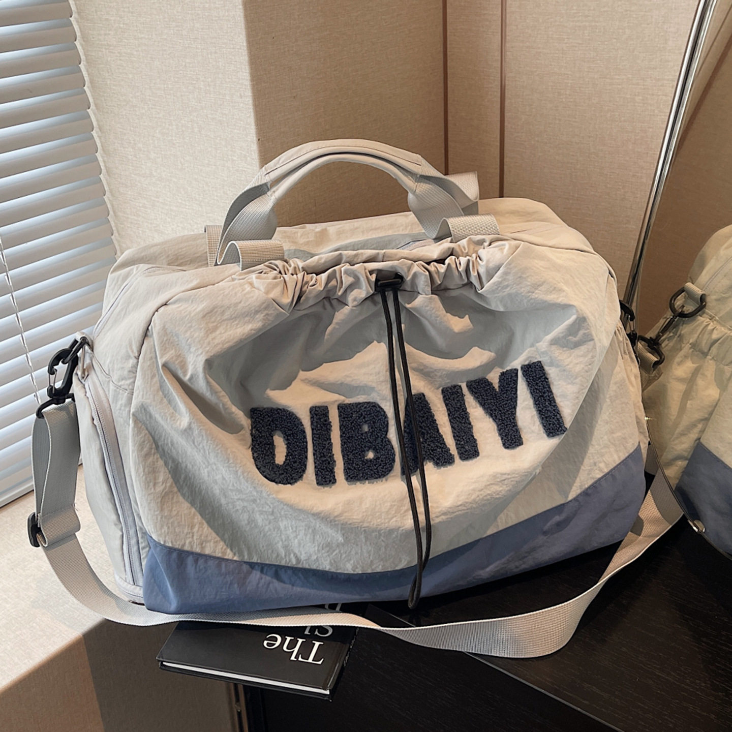 可扩展多功能瑜伽健身包女轻便休闲户外运动单肩大容量斜挎旅行包