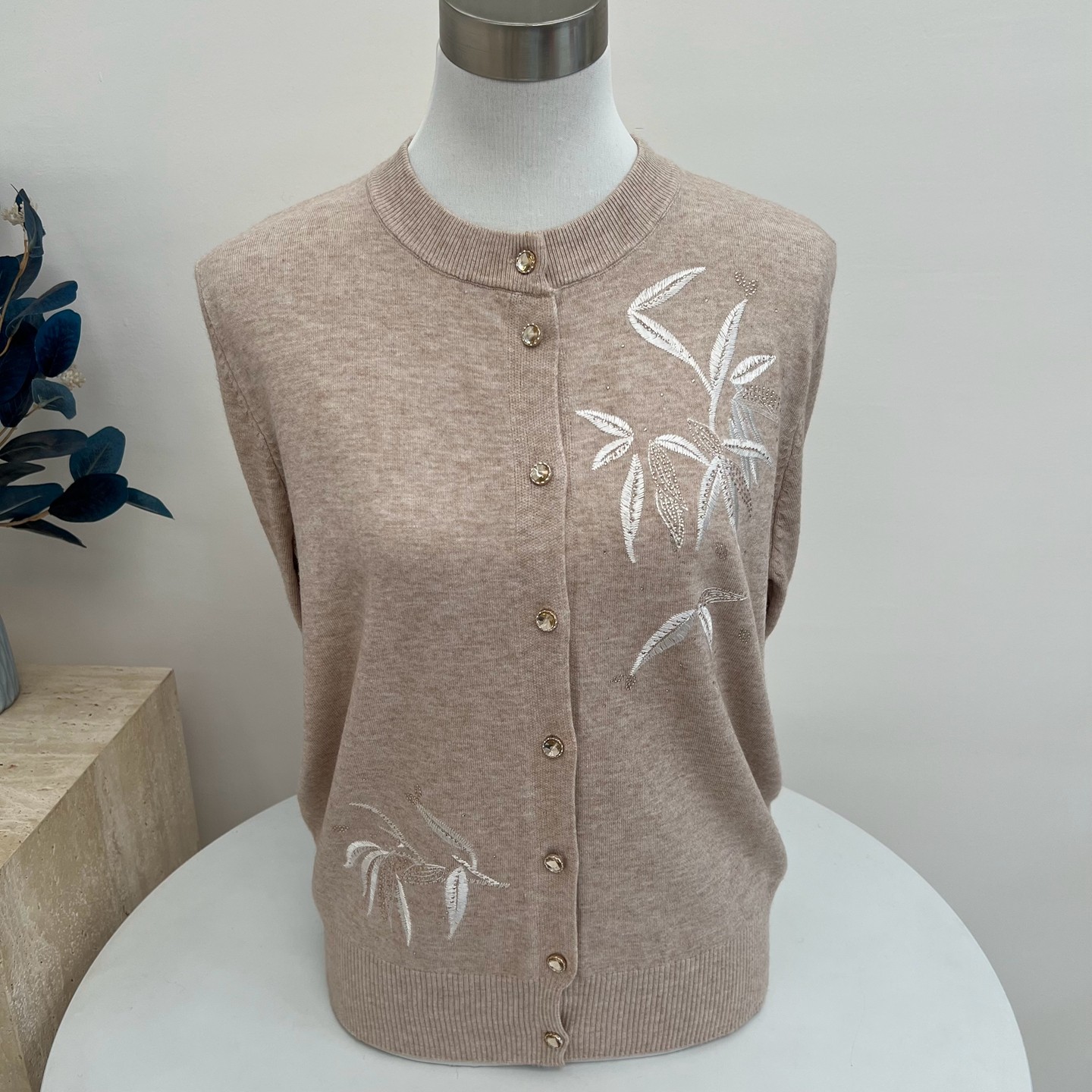 中老年针织开衫薄款宽松毛衣秋季新款妈妈装圆领长袖春秋刺绣上衣