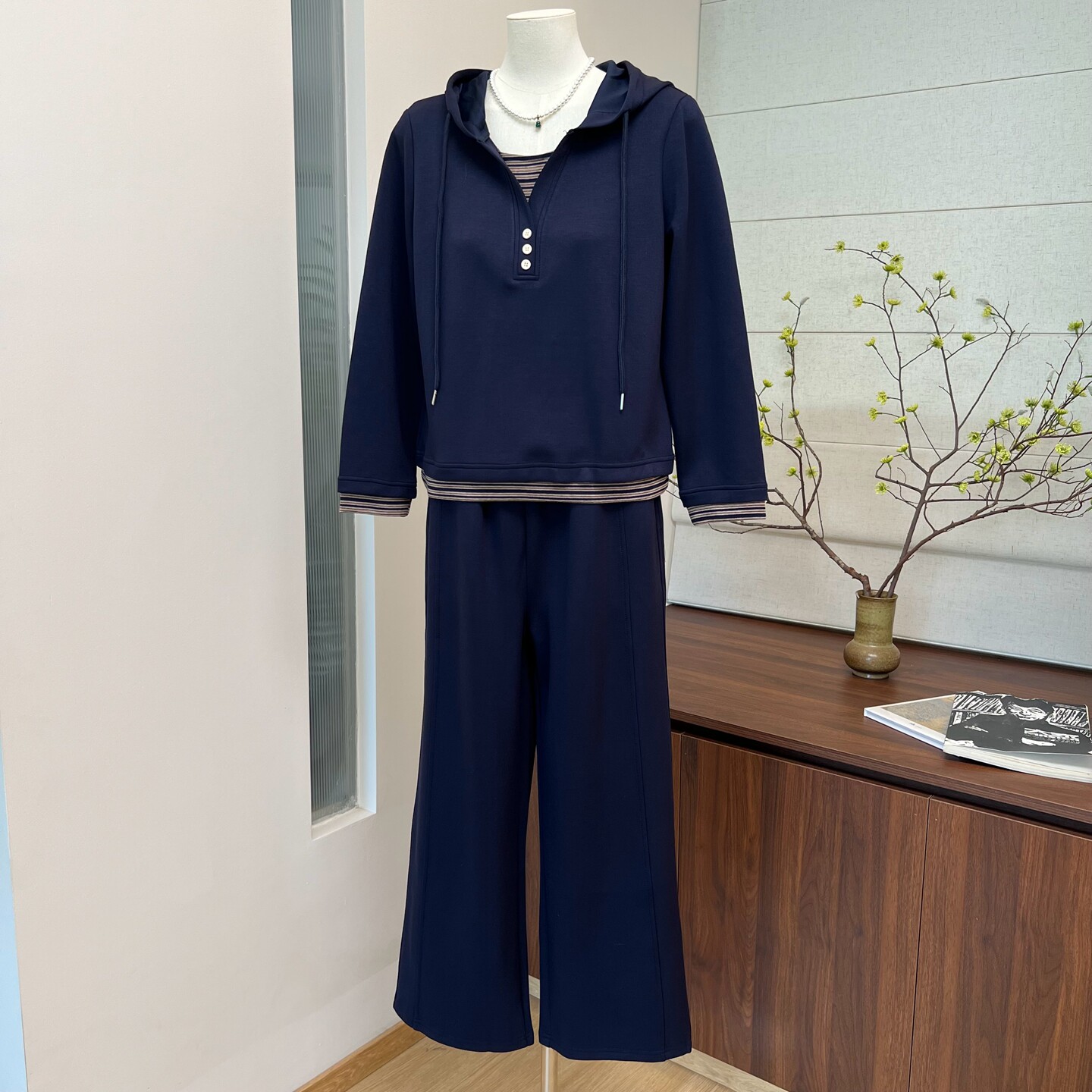 秋季中年妈妈装运动服连帽套装套头宽松长袖中老年两件套直筒裤女
