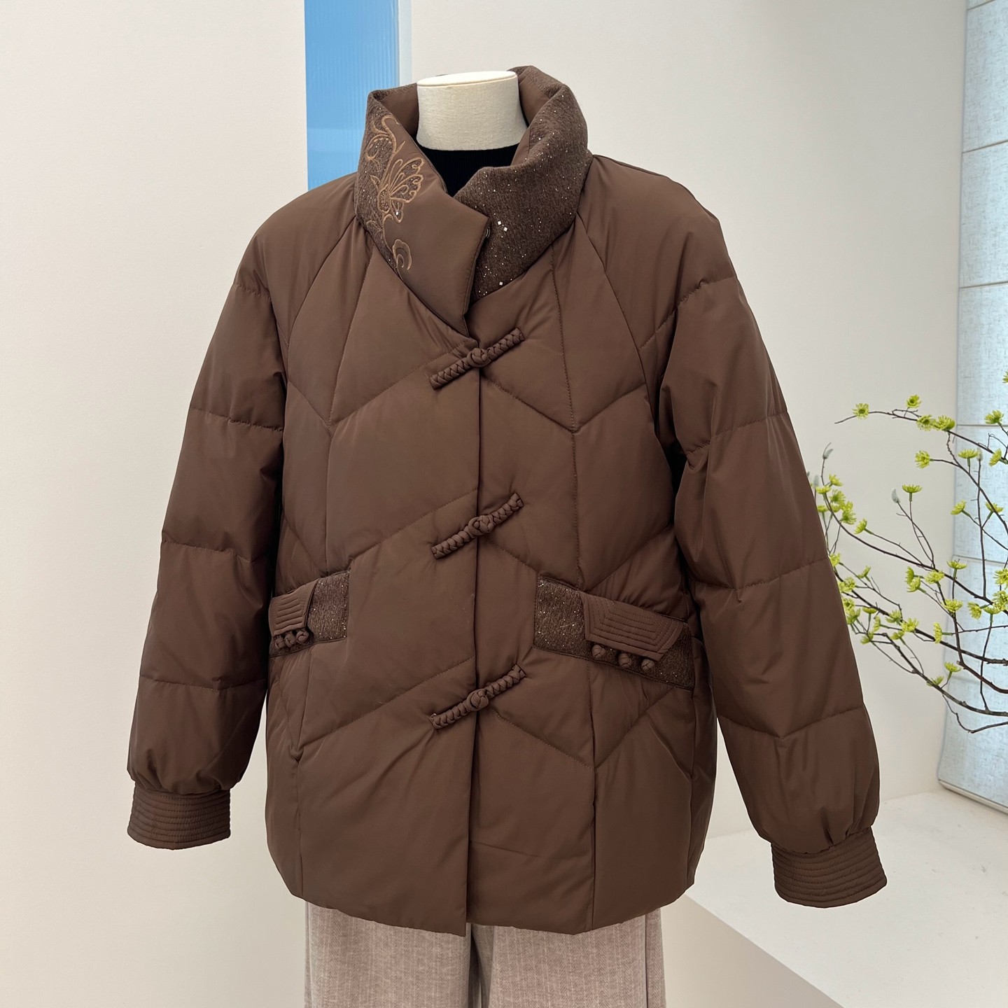 冬季妈妈装羽绒服加厚保暖外套