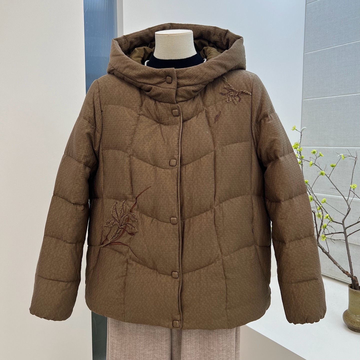 冬季妈妈装羽绒服外套纯色