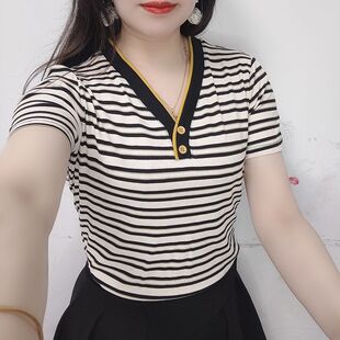 2025夏季新款条纹短袖t恤女V领黑色短款上衣洋气漂亮小衫宽松体恤