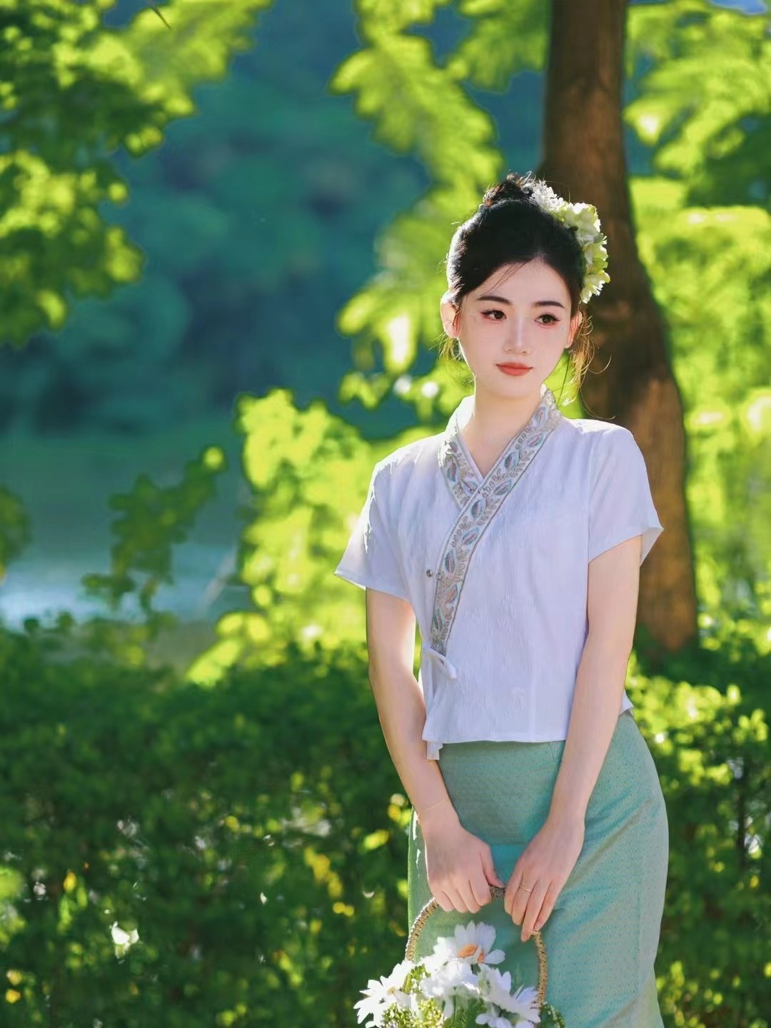西双版纳傣族服装女提花上衣工作服传统傣族舞台表演日常装
