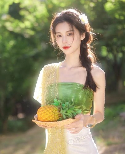 西双版纳鞠婧祎裙子涤纶混纺