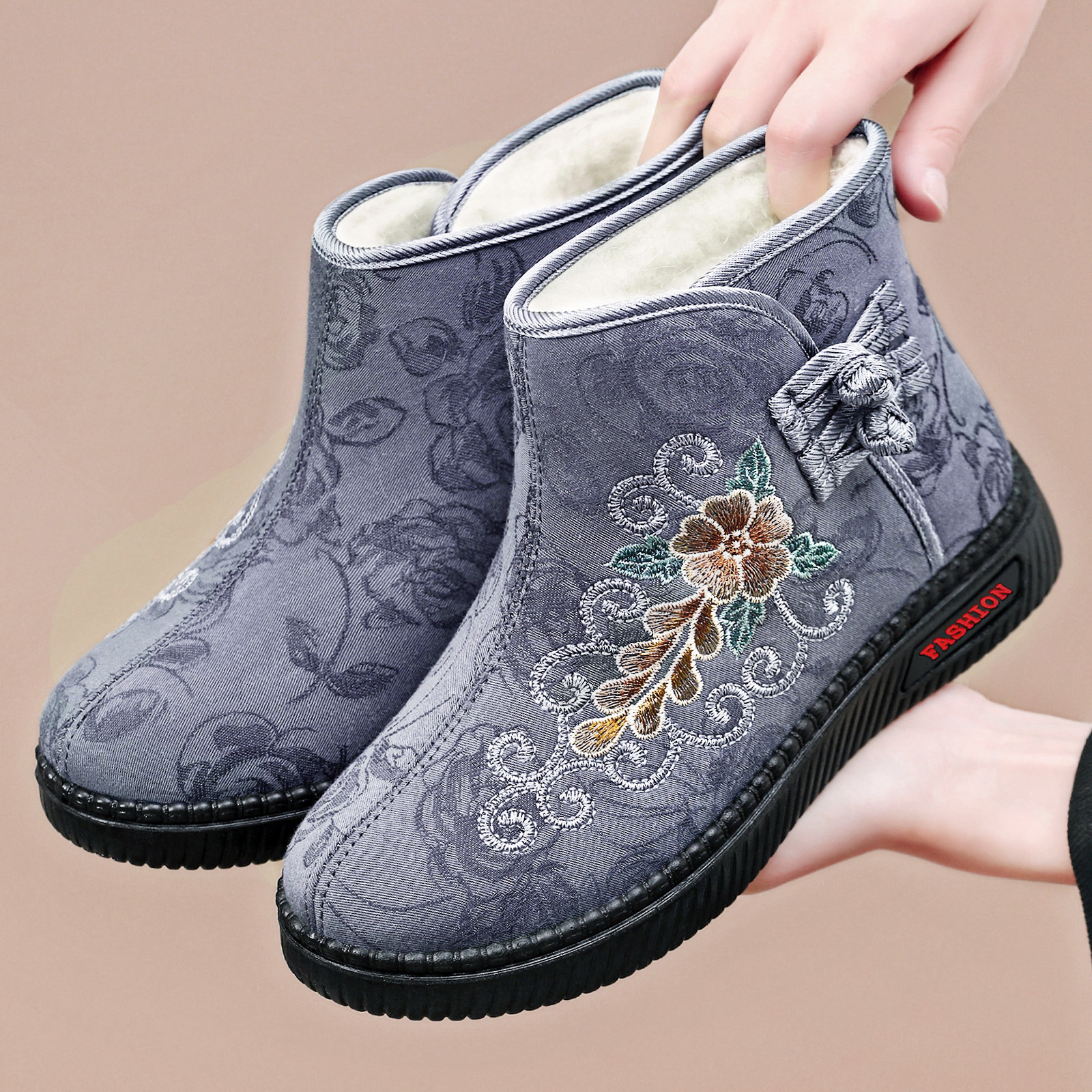 棉鞋女新款民族风长筒靴高帮刺绣雪地靴加绒加厚女靴保暖防寒