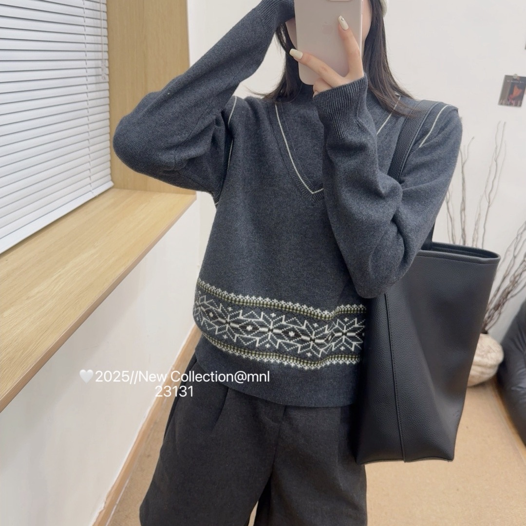 时尚百搭撞色复古提花羊毛针织衫