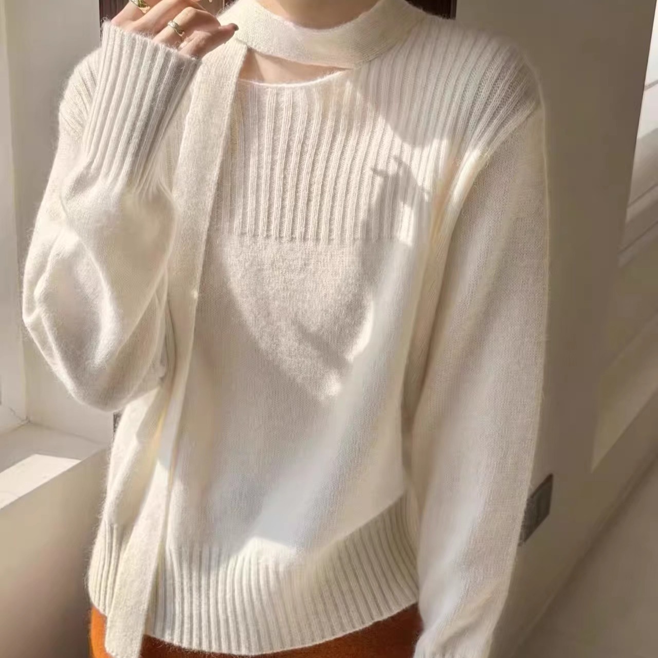 韩系挂脖飘带设计感圆领羊毛兔毛针织衫女冬季氛围感内搭显瘦上衣