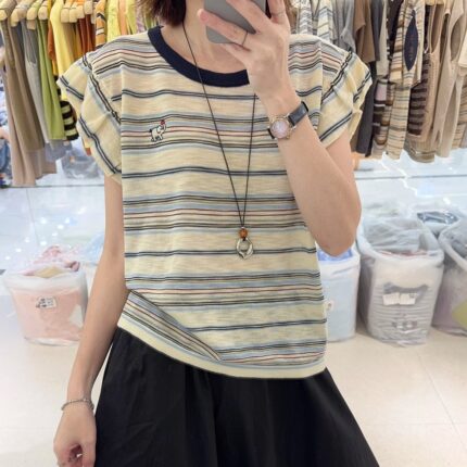 休闲风撞色条纹圆领小象刺绣针织衫女夏季飞飞袖显瘦减龄洋气上衣