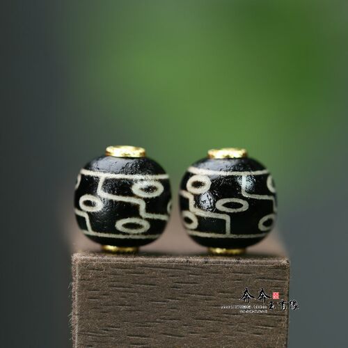 天然黑白玛瑙九眼天珠12*13mm