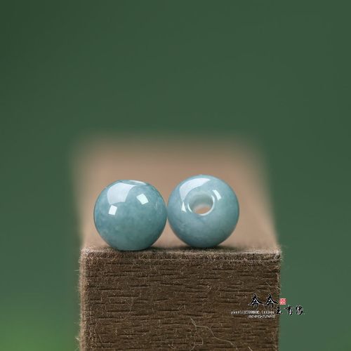 纯天然蓝水A货翡翠圆珠10mm孔3mm