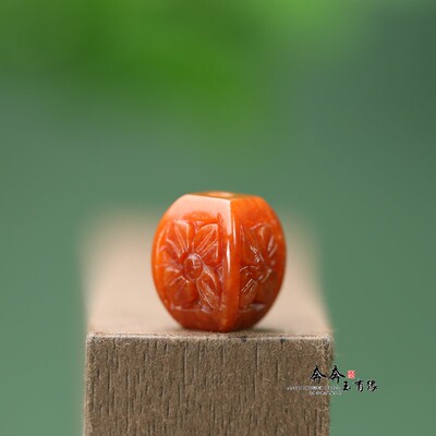 天然红翡桶珠樱花雕刻12*15mm