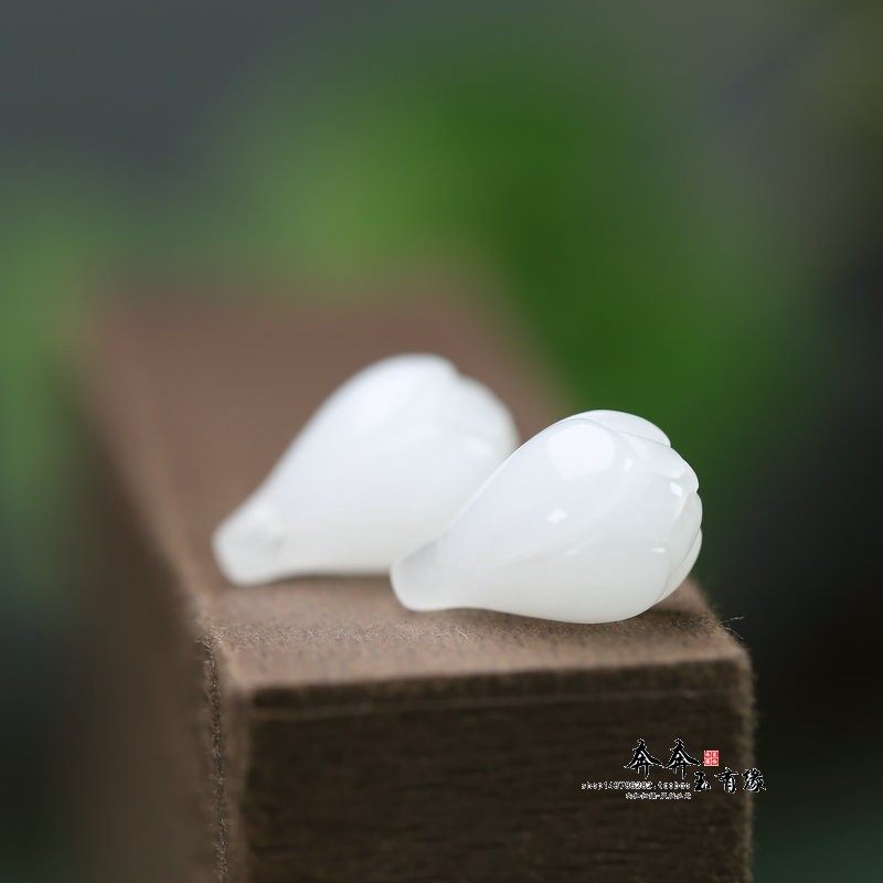 天然玉石手工雕刻白色玉兰花吊坠11*17mm孔约2mm玉坠DIY配饰A151