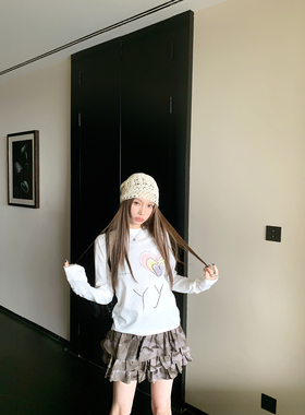 爱心T恤  白色印花圆领长袖T恤女早秋辣妹修身烫钻设计感显瘦上衣