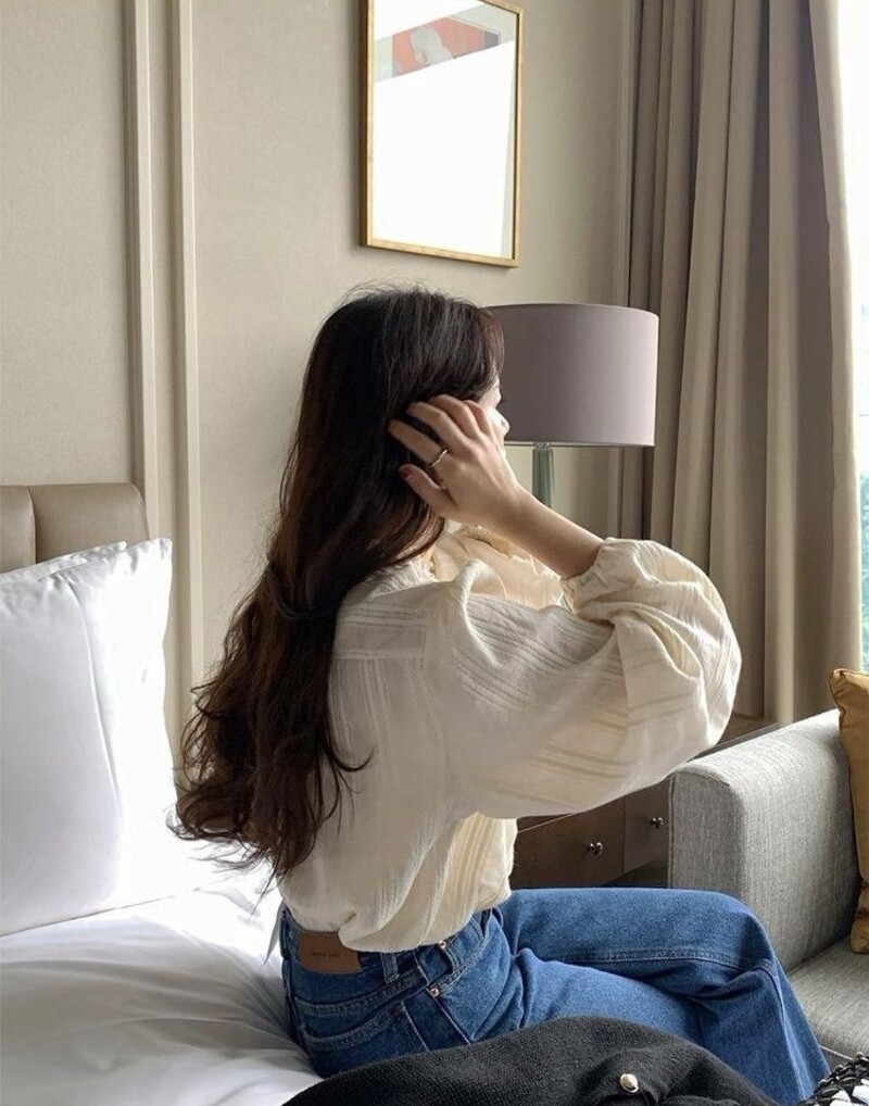 衬衣女款2025新款法式复古宫廷淑女风少女感半扣领蕾丝衬衫设计感