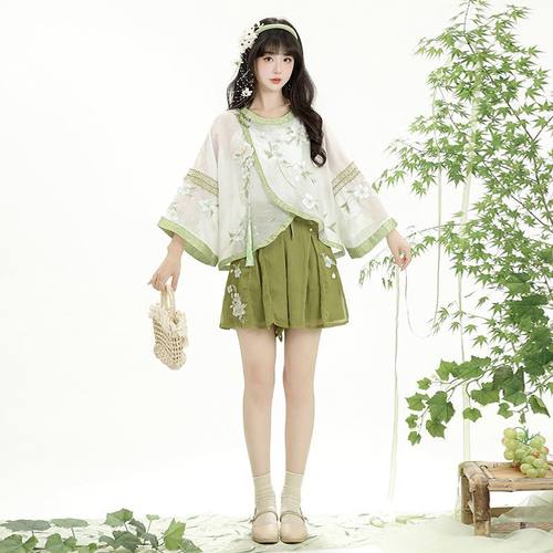 宋制圆领女重工刺绣汉服