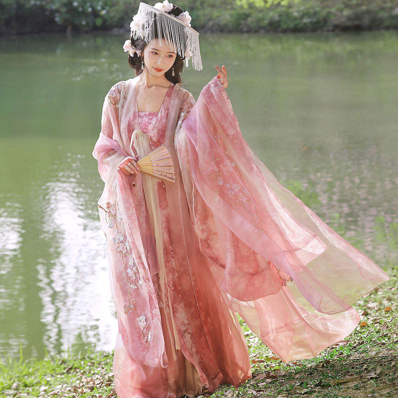 春夏重工刺绣大袖衫改良汉服