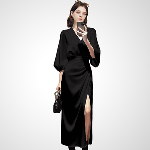 2026年春款知性风黑色V领连衣裙女长袖收腰开衩高级感气质女神范