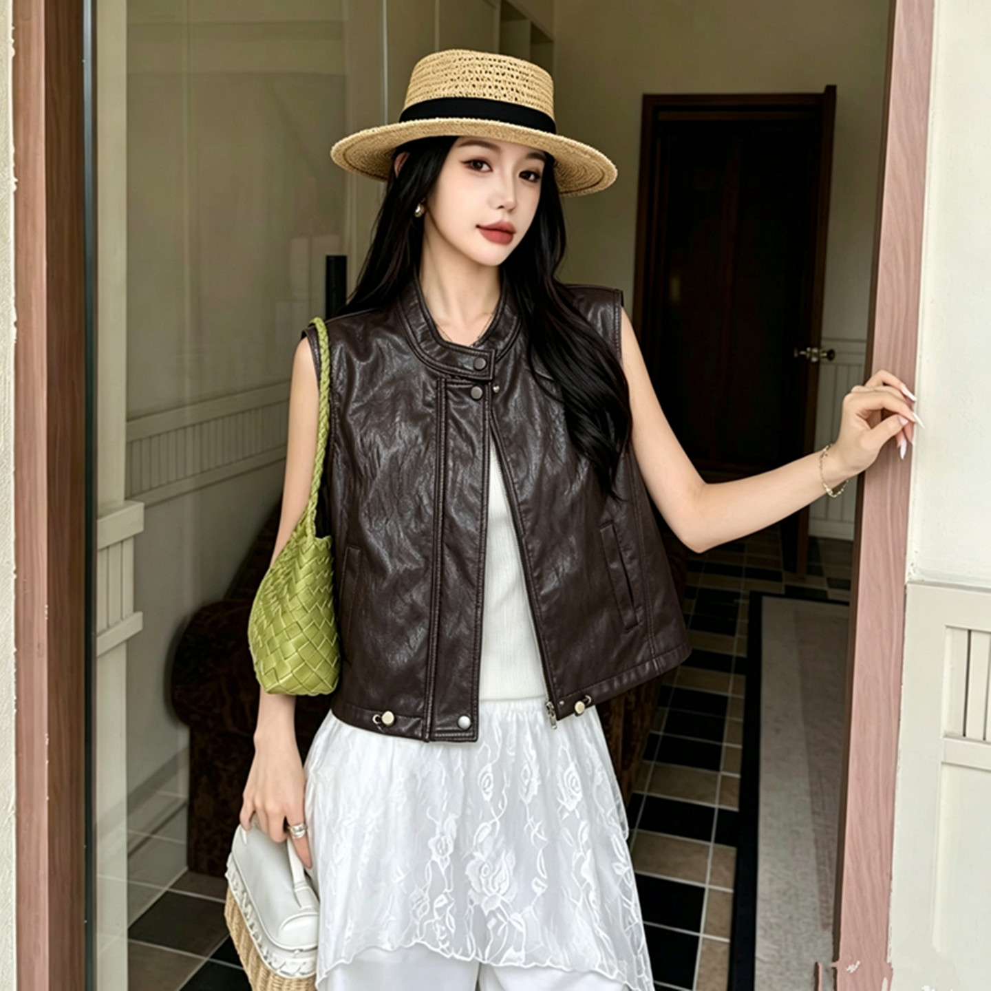 宽松时髦短款拉链无袖皮衣马甲女图片