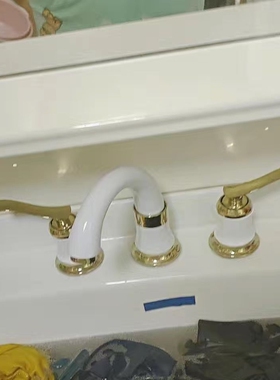 四孔双控龙头白色面盆三孔金色分体浴室欧式冷热三件套分体式