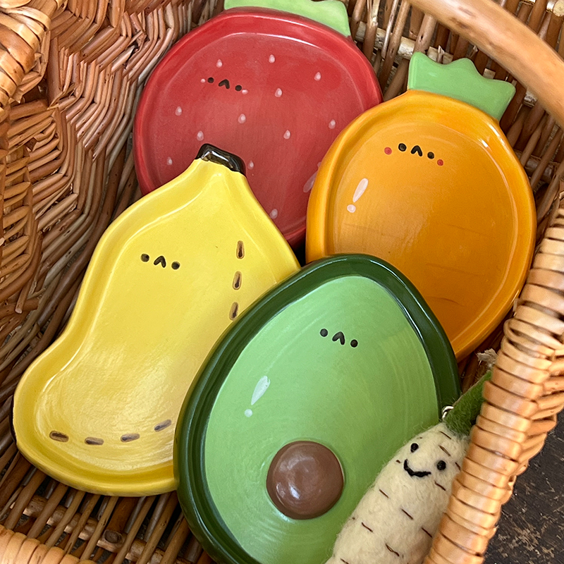 釉下彩卡通碟子创意儿童餐盘家用小吃陶瓷餐具早餐盘饺子盘零食盘