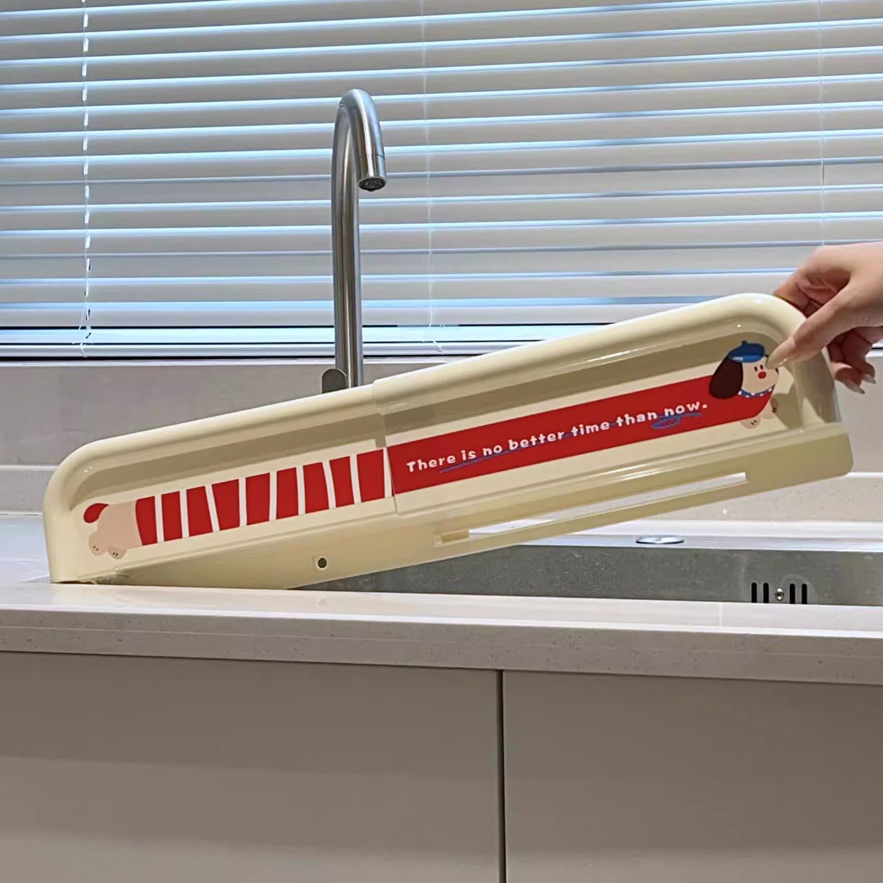 厨房水槽防溅板2025新款水池边缘可伸缩挡水板洗手台防溅水神器