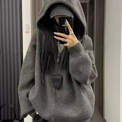 慵懒风灰色连帽拉链针织开衫