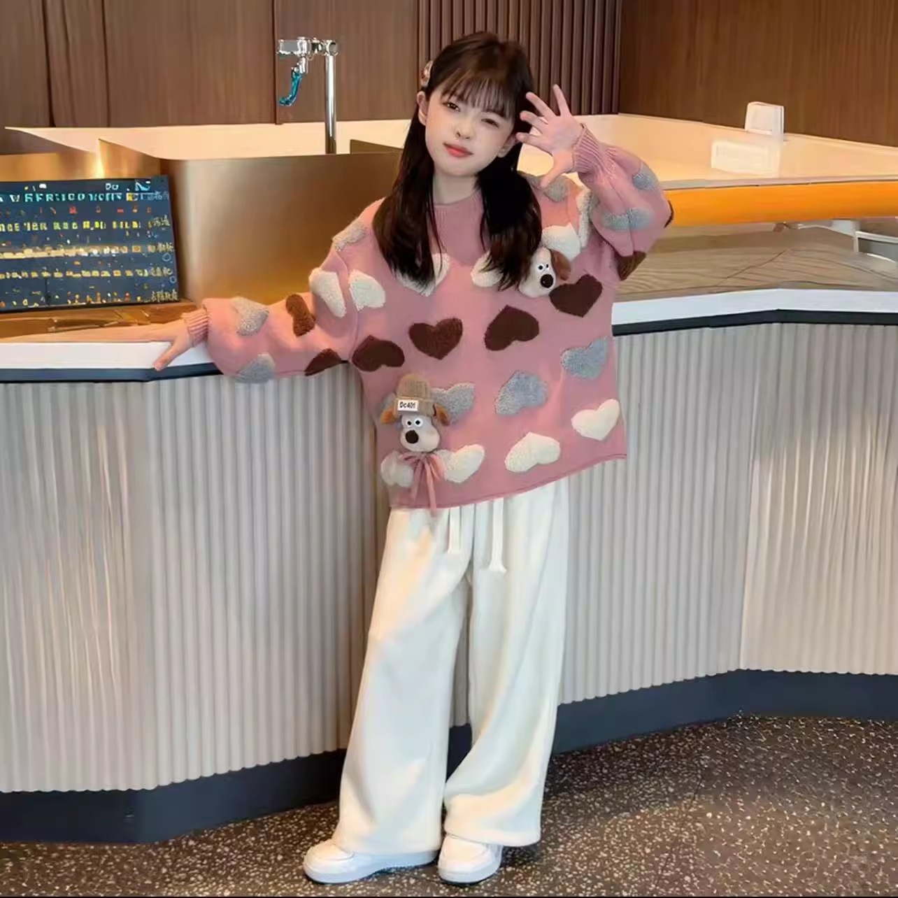 女童装秋冬时髦洋气绣花爱心毛衣中大儿童女孩可爱公仔针织套头衫