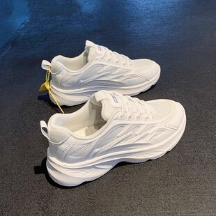 运动鞋女款2026新款春秋学生休闲女鞋透气超轻减震轻便软底跑步鞋