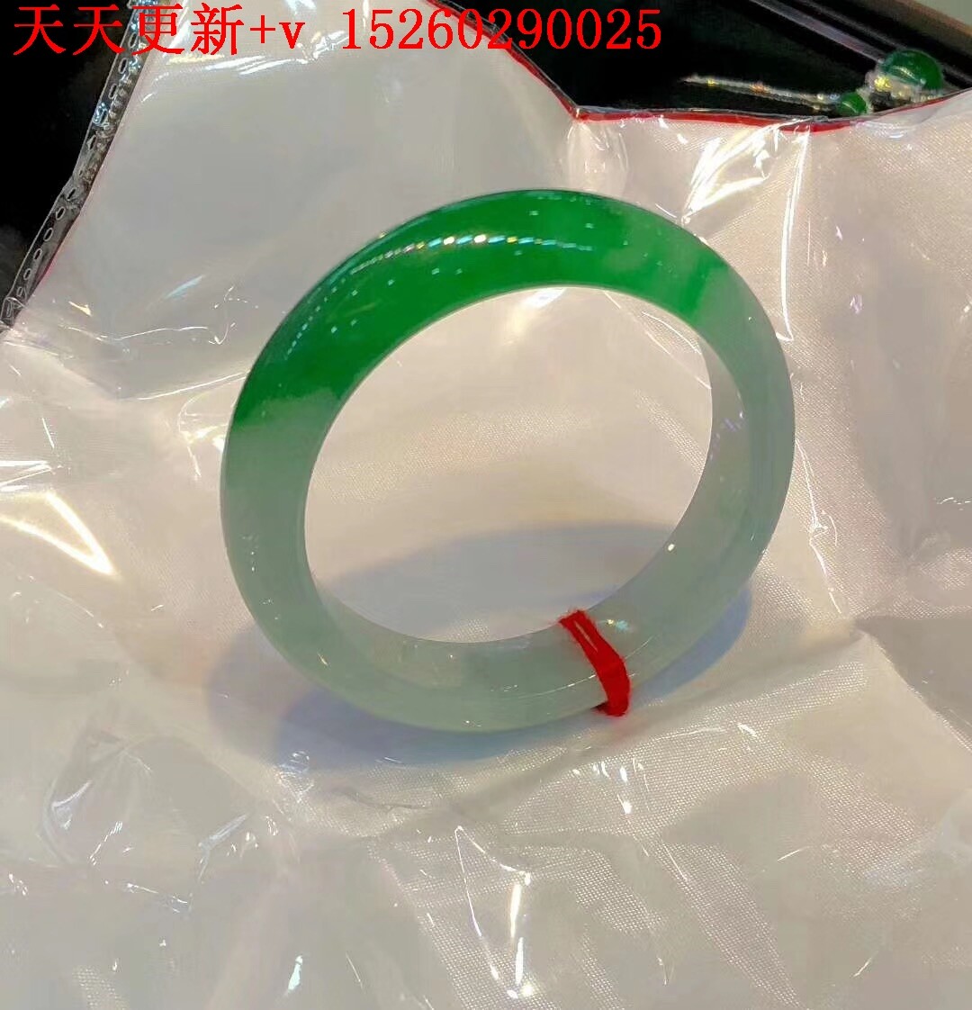 缅甸A货翡翠戒指冰种阳绿蛋面裸石满绿玉戒面18k金镶嵌男女款定制