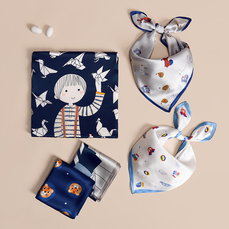 可爱卡通儿童小脖子丝巾系脖宝宝围巾防风春秋冬小方巾男女桑蚕丝