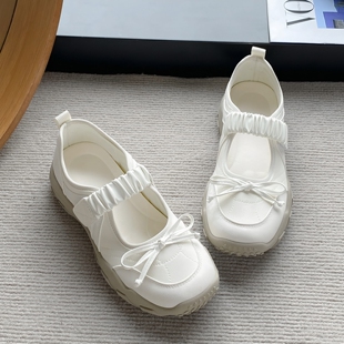 玛丽珍女鞋护士鞋夏季透气不闷脚小白鞋女百搭配裙子鞋子德训板鞋