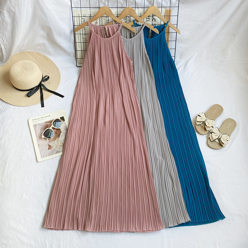 时尚百褶挂脖无袖中长款连衣裙
