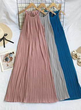 时尚百搭复古挂脖百褶收腰显瘦无袖中长款吊带连衣裙女2024春夏款