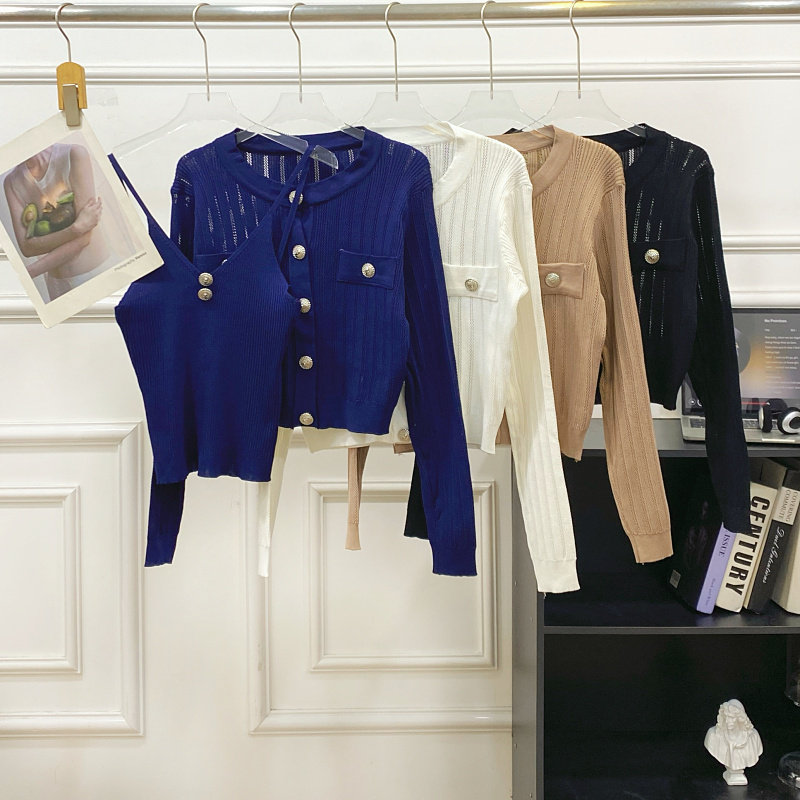 V领针织吊带+长袖衬衫外套套装