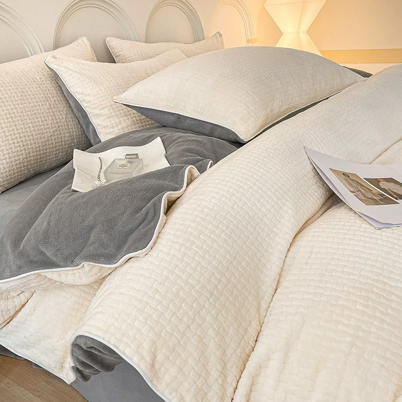 轻奢加厚雕花牛奶绒四件套珊瑚绒冬季加绒被套床单床笠床上用品三