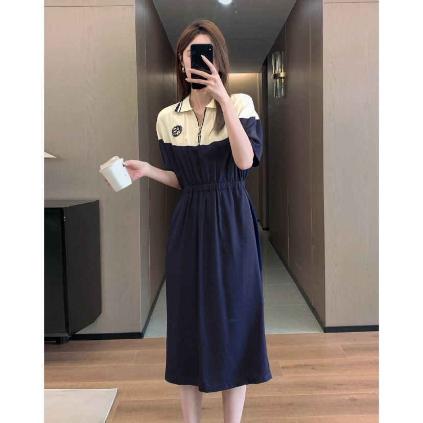 XZCV【轻龄学院】夏季松弛感徽章绣花撞色拼接翻领收腰连衣裙女