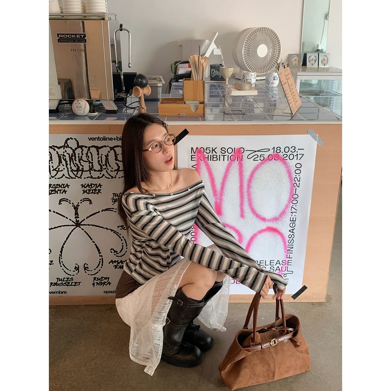 黑白条纹斜领露肩上衣女秋季宽松收腰薄款罩衫长袖韩系T恤