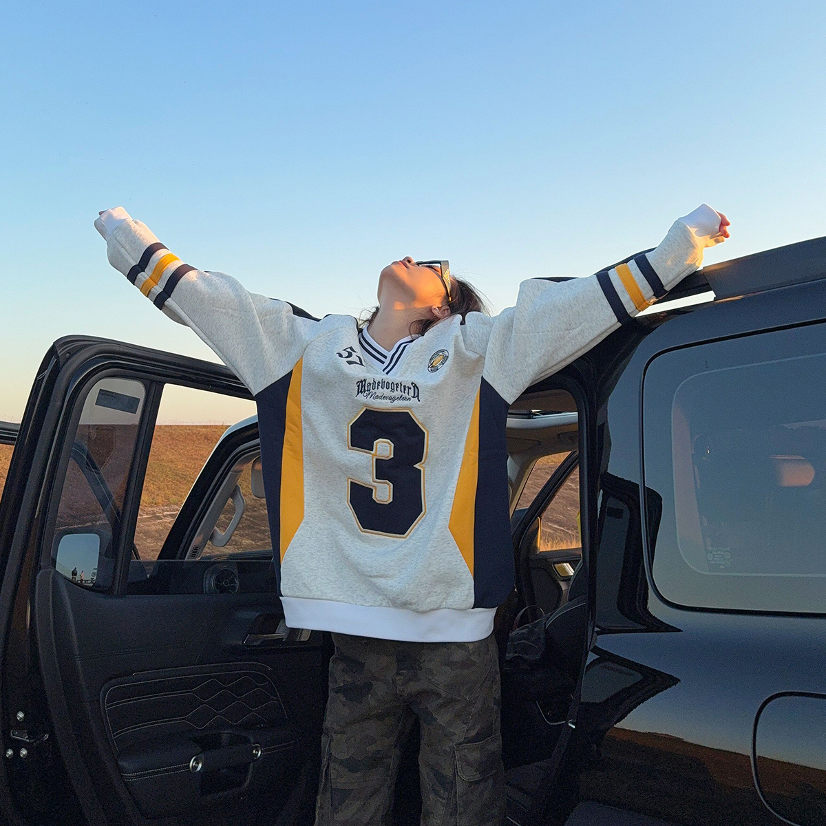 BCRA美式徽章刺绣V领撞色拼接卫衣男女秋季重磅字母长袖运动上衣