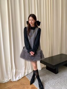 韩版 2025秋冬原创 重工网纱拼接小香风面料A字背心裙 SEVEN FOUR