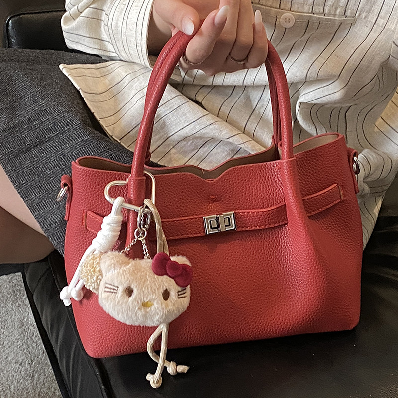 小众高级感手拎水桶包女包2025新款百搭通勤托特包单肩斜挎大包,箱包皮具/热销女包/男包,水桶包,淘宝优惠券,粉丝福利购,淘宝优惠卷