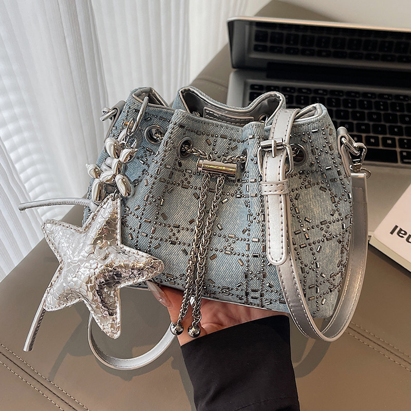 小众设计洋气水桶小包包女包2025新款中古链条小方包单肩斜挎包,箱包皮具/热销女包/男包,水桶包,淘宝优惠券,粉丝福利购,淘宝优惠卷