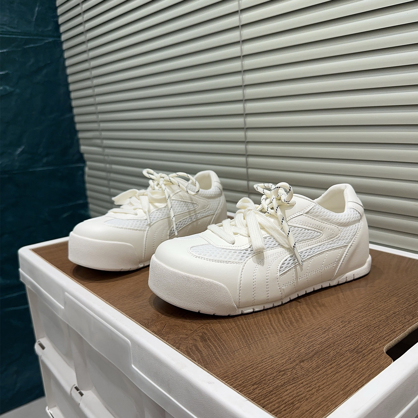 韩版厚底面包鞋女2026春夏透气网面鞋休闲运动鞋增高系带小白鞋潮