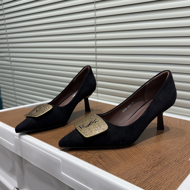 通勤风尖头浅口单鞋女2026春季新细跟金属方扣气质百搭中跟高跟鞋