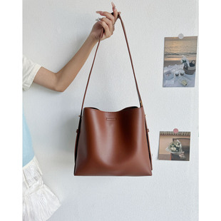 2025新款潮韩版女包高级感复古早八通勤大容量托特包手提单肩大包